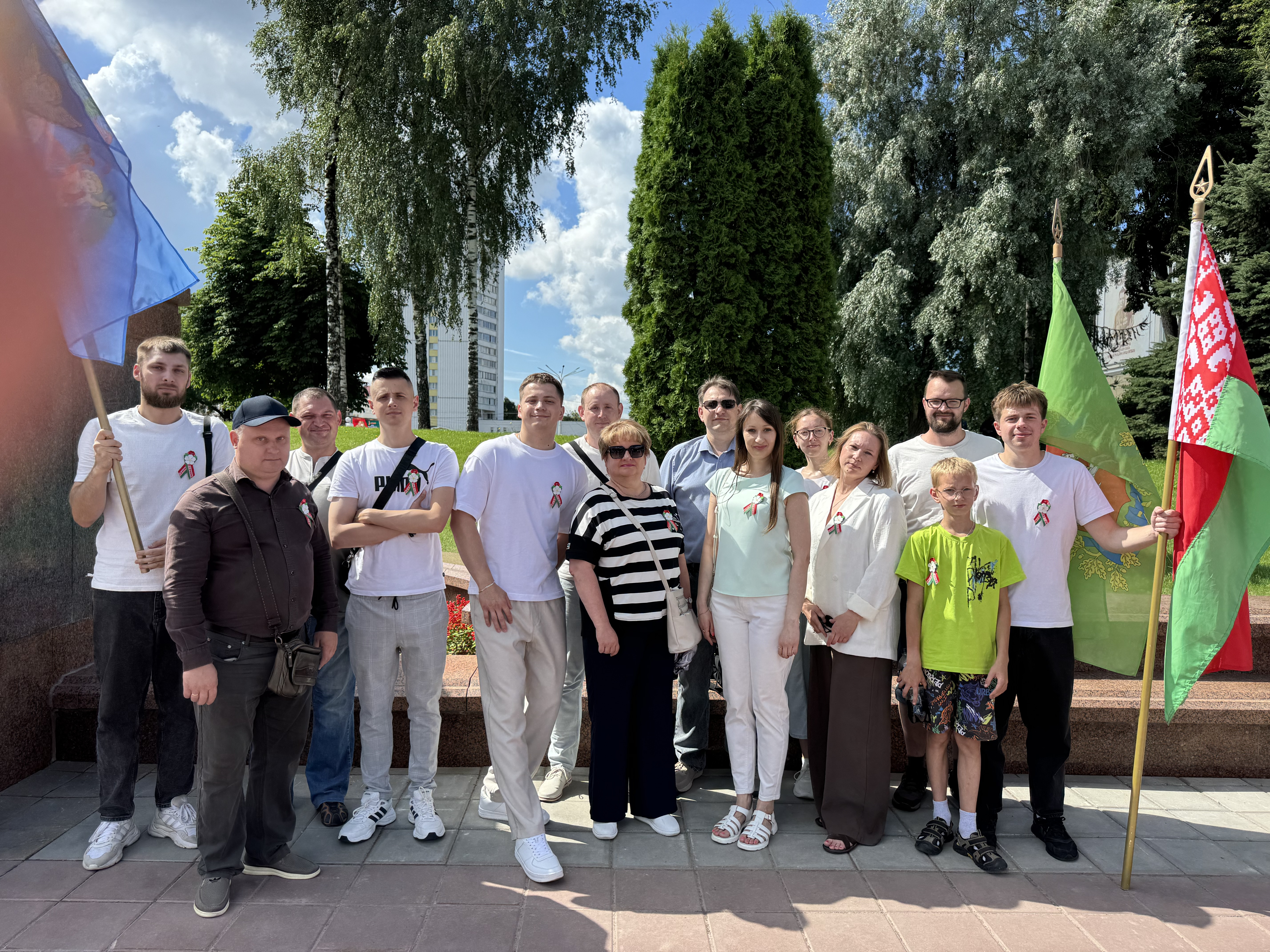 Сотрудники РУП «Витебский ЦСМС» почтили память героев в День Независимости