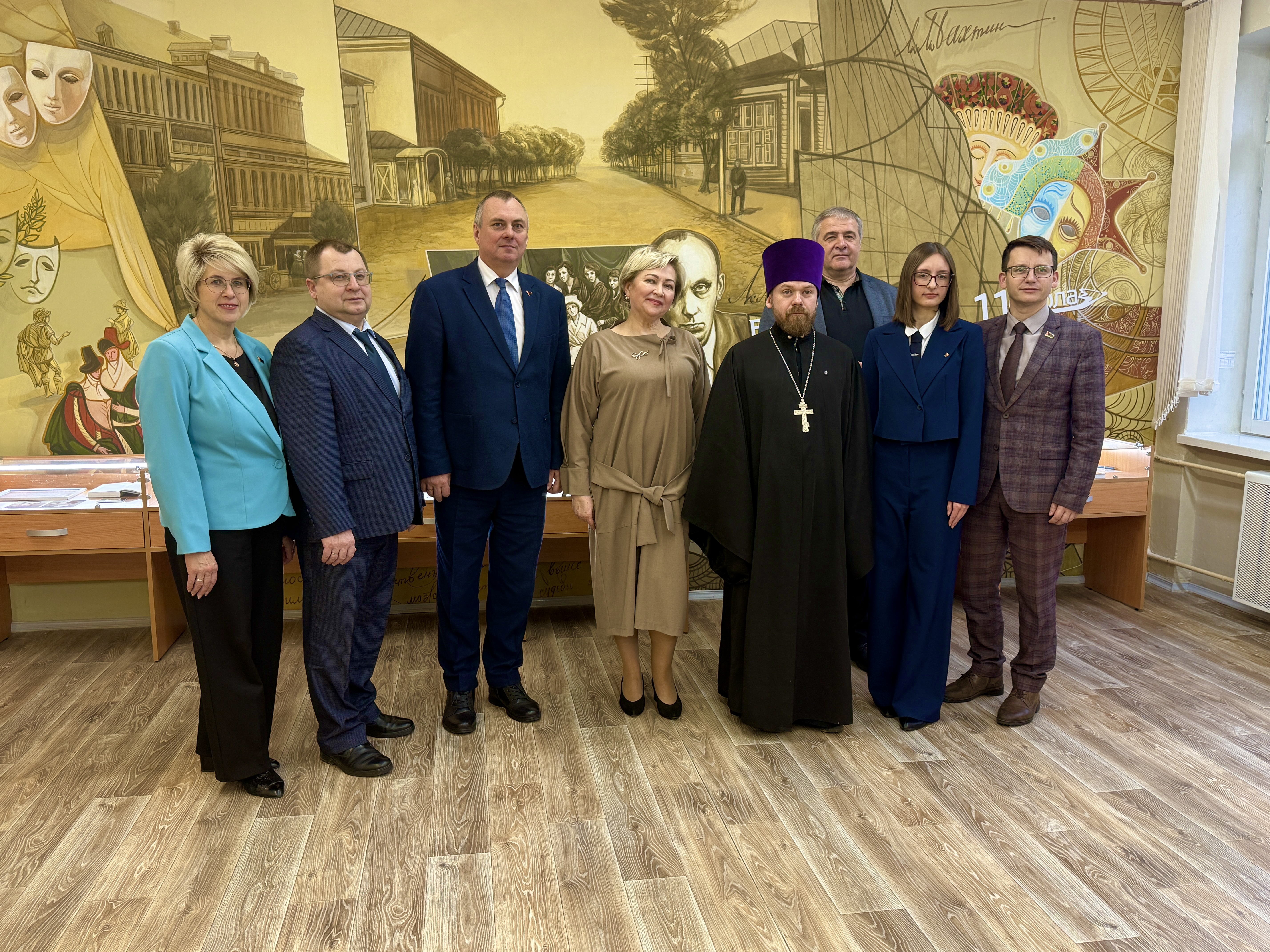 Сохраняя наследие: в подшефной средней школе № 11 г.Витебска открыли экспозицию к 130-летию Бахтина