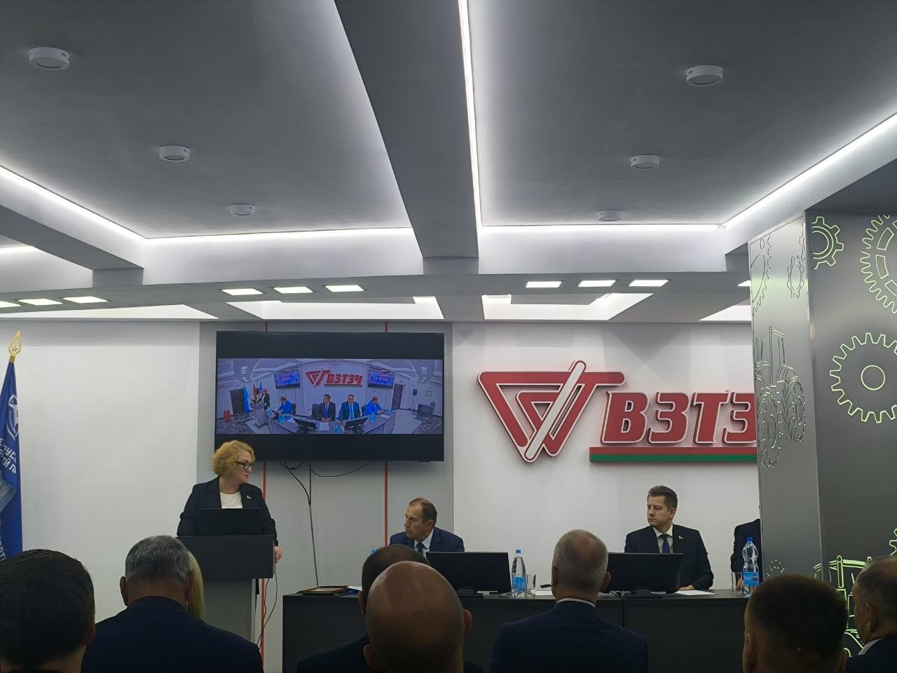 25 августа 2026 года на базе ОАО «Витебский завод тракторных запчастей» состоялось совместное совещание Витебского областного союза нанимателей и управления экономики Витебского горисполкома